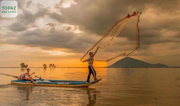 Ngắm bình minh, hoàng hôn tuyệt đẹp tại Khu du lịch Hồ Dầu Tiếng