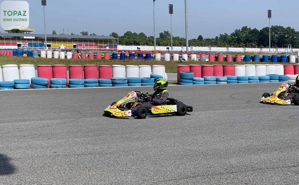 Đua xe go-kart đầy mạo hiểm và thích thú