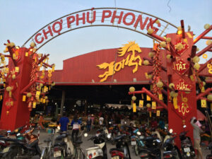 Chợ Phú Phong tấp nập vào dịp tết